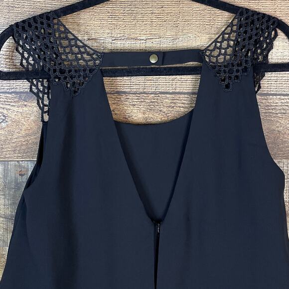 Esley Sleeveless Layered Shift Dress Black Size Small - Picture 6 of 9